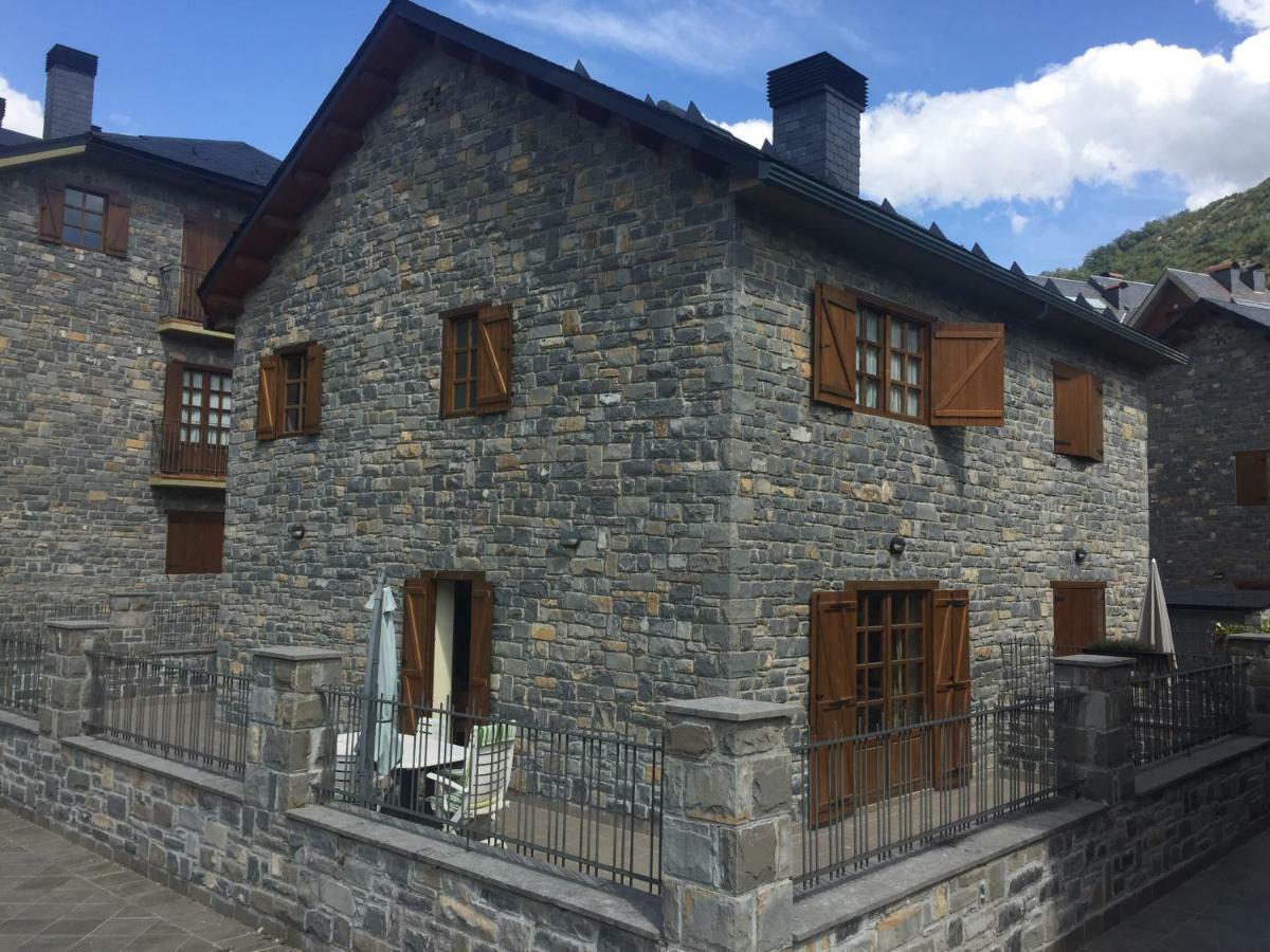 Unifamiliar El Pueyo De Jaca, Panticosa Lägenhet Exteriör bild
